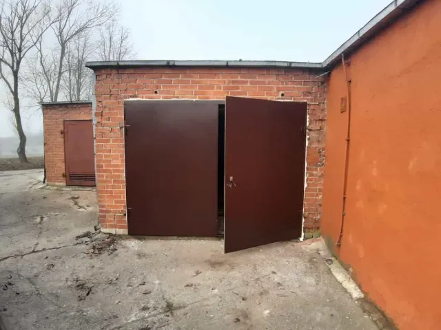 Metaliniai garažo vartai