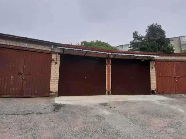 Metaliniai garažo vartai