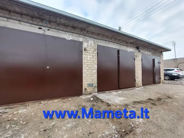 metaliniai, atveriami garažo vartai