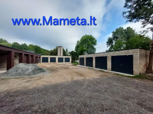 metaliniai, atveriami garažo vartai