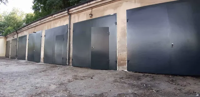 Metaliniai garažo vartai