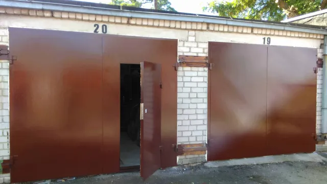 Metaliniai garažo vartai