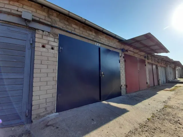 metaliniai garažo vartai