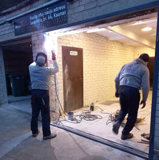metalinių garažo vartų montavimas